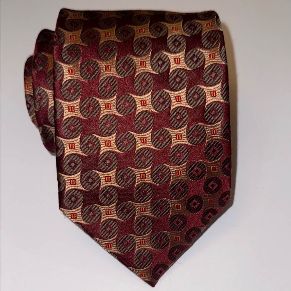 Vincent Di Mani Red Silk Tie with Geometric Pattern